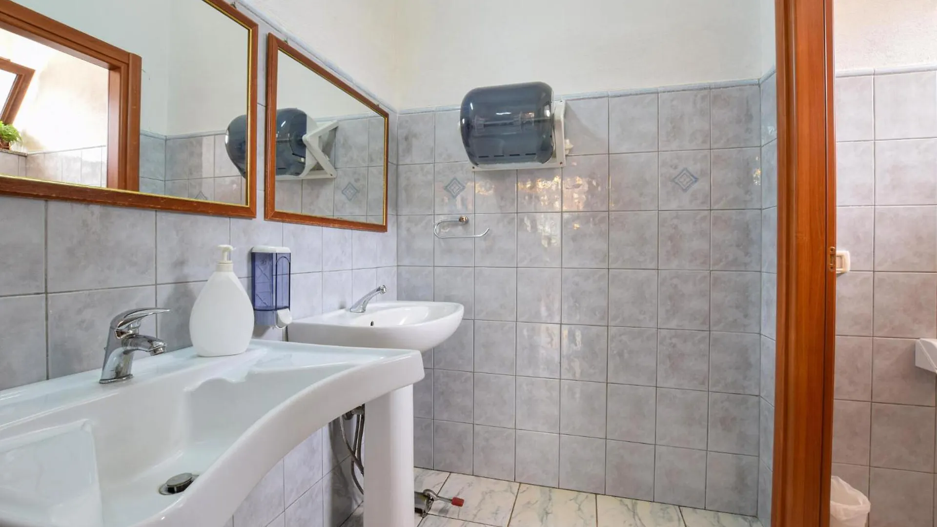 Awesome Home In Caronia With House Sea View